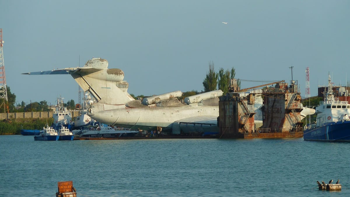 The Liberty Lifter: America Wants to Build a Gigantic Surfing Seaplane.